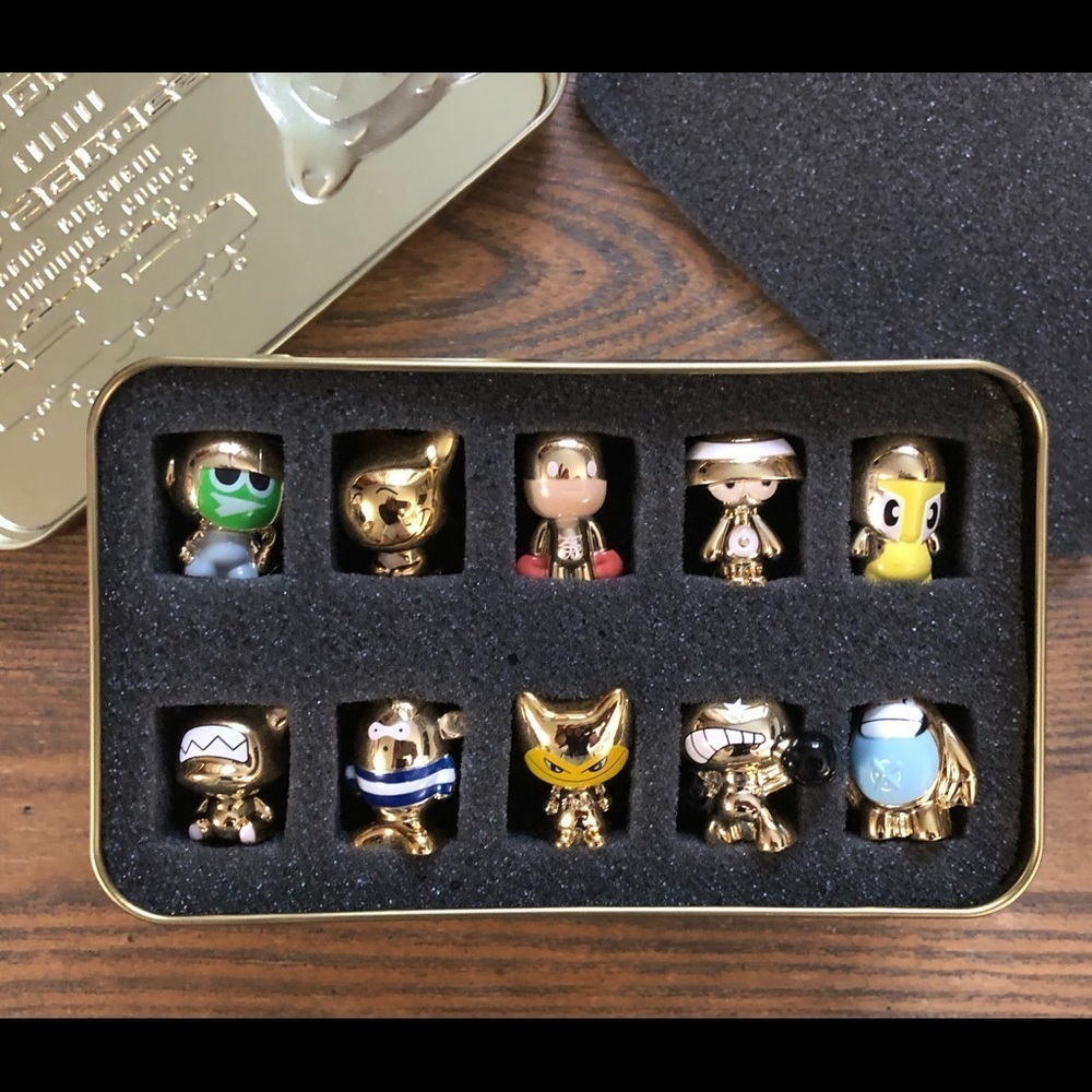 Gogos Crazy Bones GOLD Series  Limited Edition Set